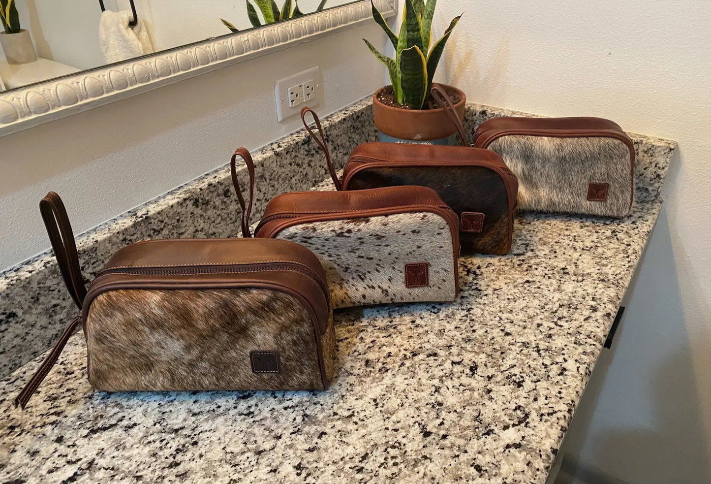 Cowhide Leather Men's Toiletry Dopp Kit Travel Bag